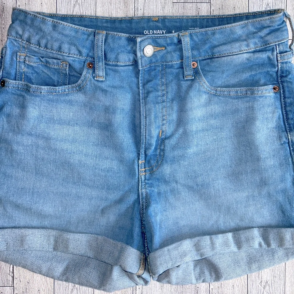 Old Navy High-Rise O.G. Straight Denim Shorts – Size 8 - Picture 3 of 7